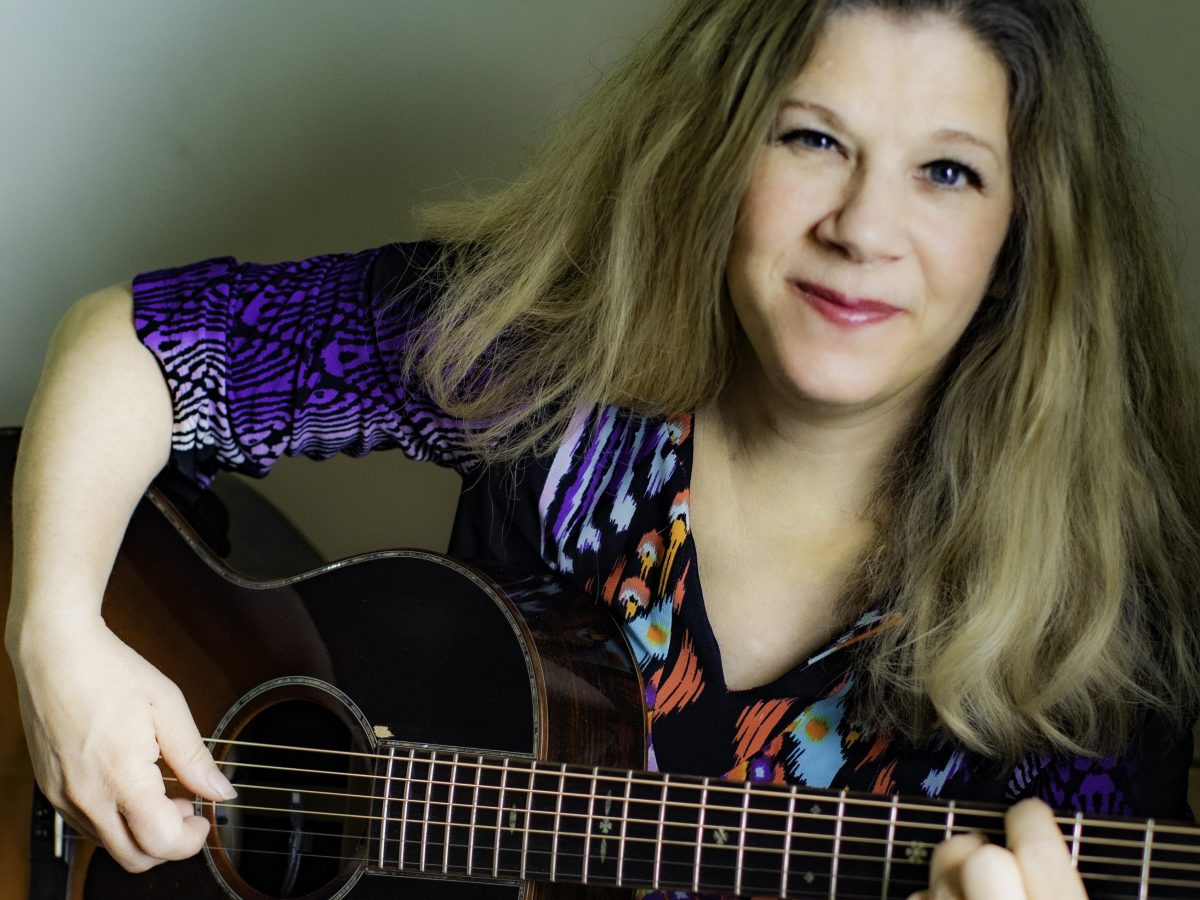 Dar Williams travels to Maine on the ‘Hummingbird Highway’