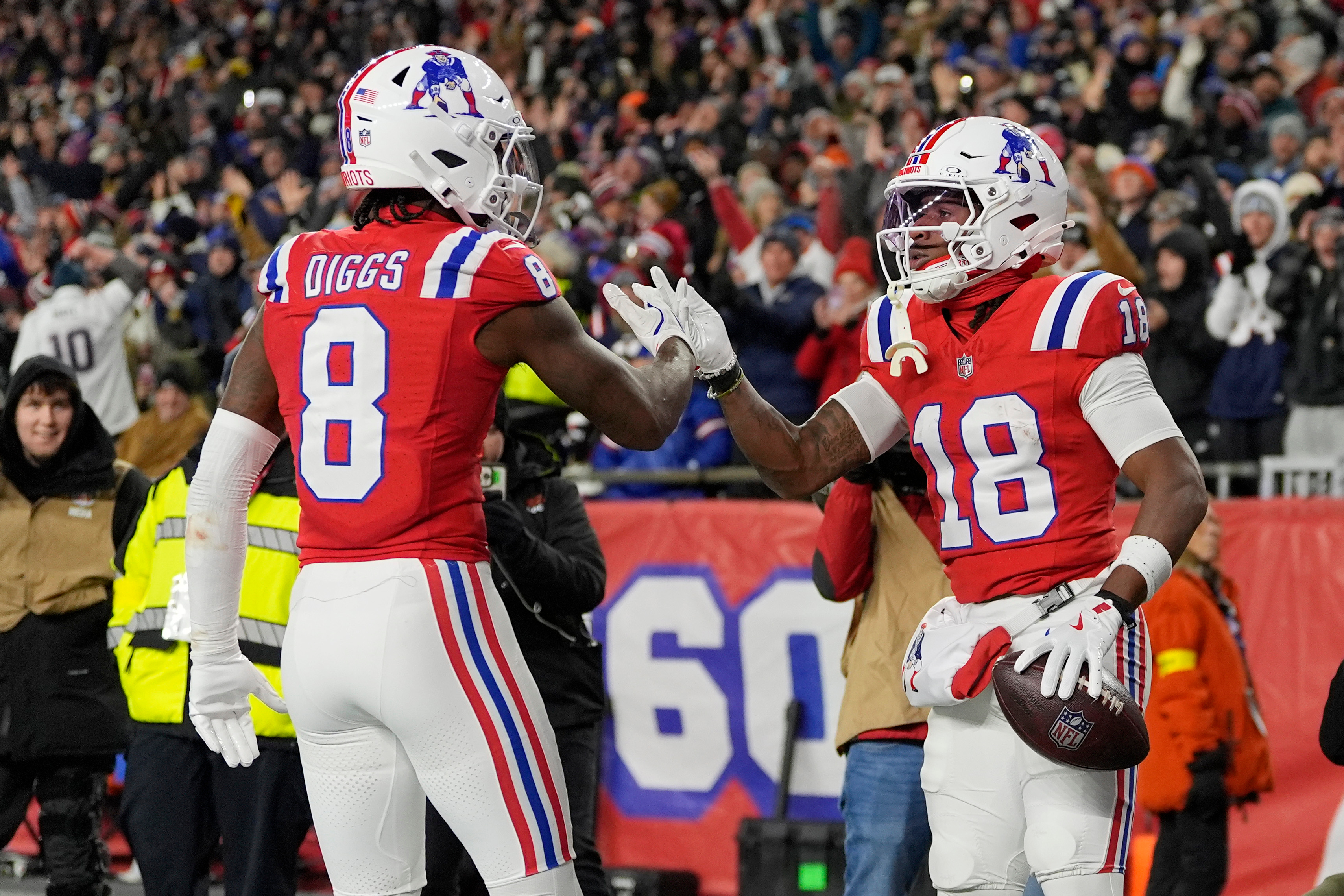Patriots cruise past Giants for 10th straight win