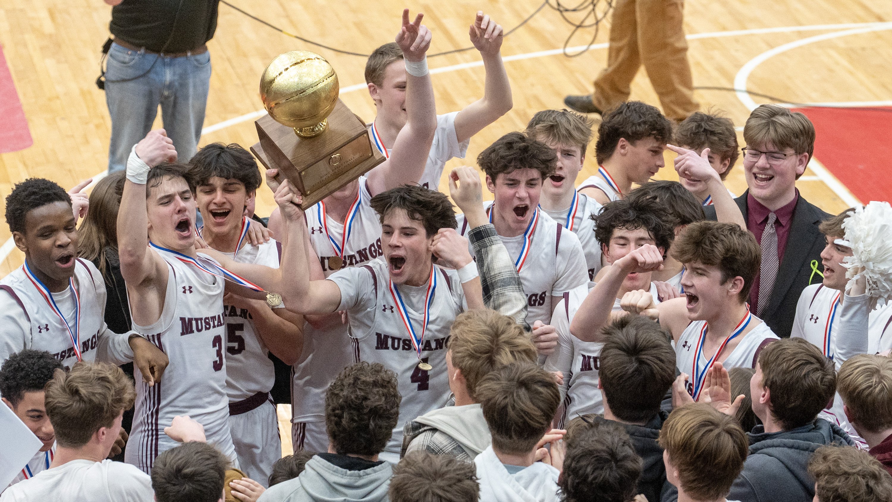 Playoff excitement, wildlife & library adventure focus of central Maine ...