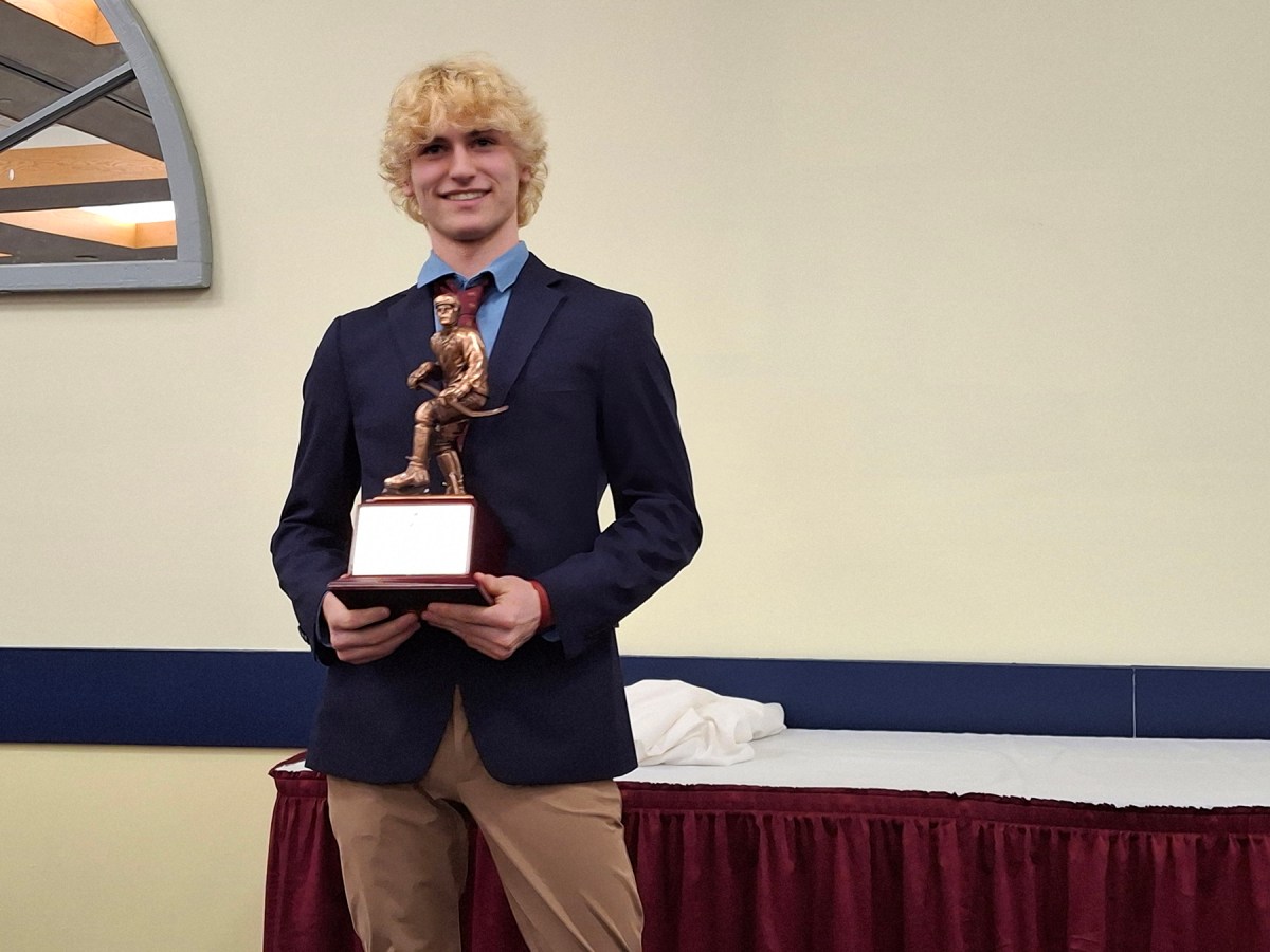 Jake Skillings of Thornton Academy wins Travis Roy Award
